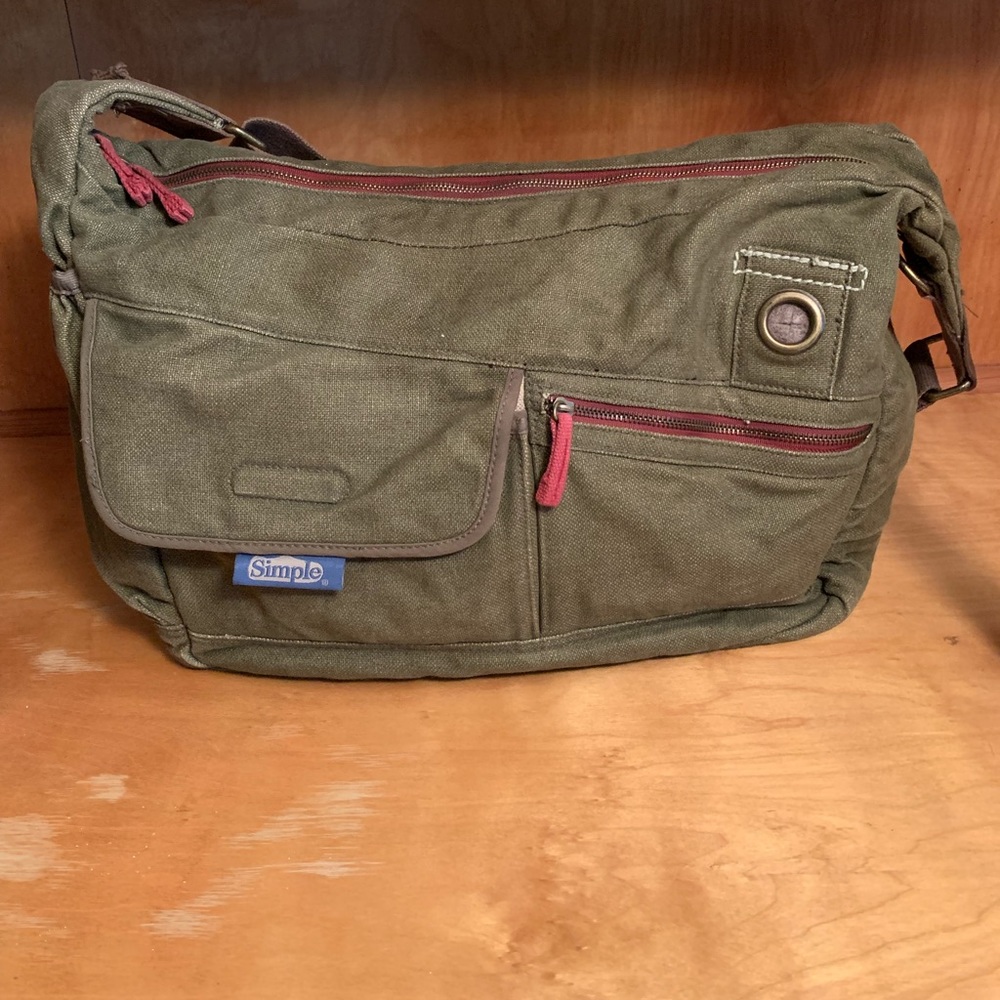 Simple Brand Canvas Laptop Bad NWOT